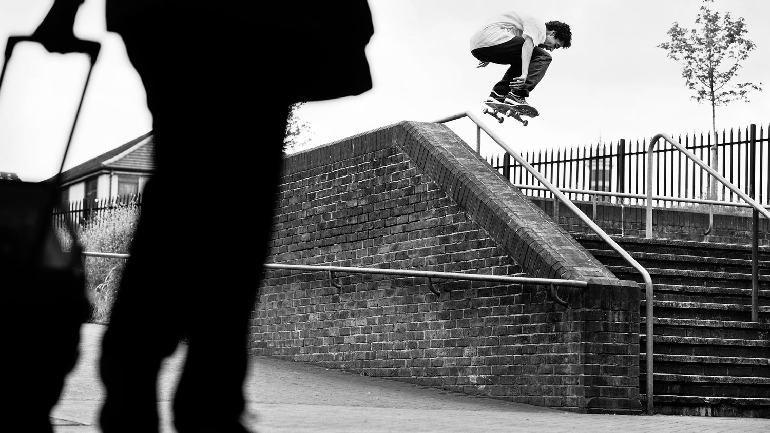 Feat-TYRONE_OHANRAHAN_ALLEYOOP_BACKSIDE_180_GREY_HENRY_KINGSFORD_FINAL